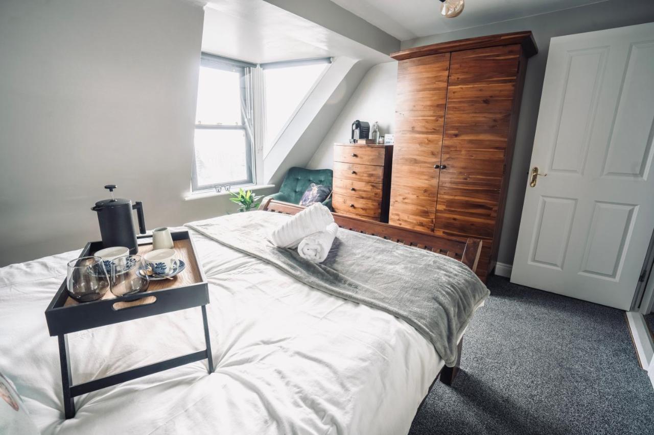 Modern Penthouse Apartment In Cobh Town Exteriör bild